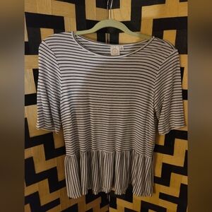 Black and‎ White Pleated Short Sleeve Tee